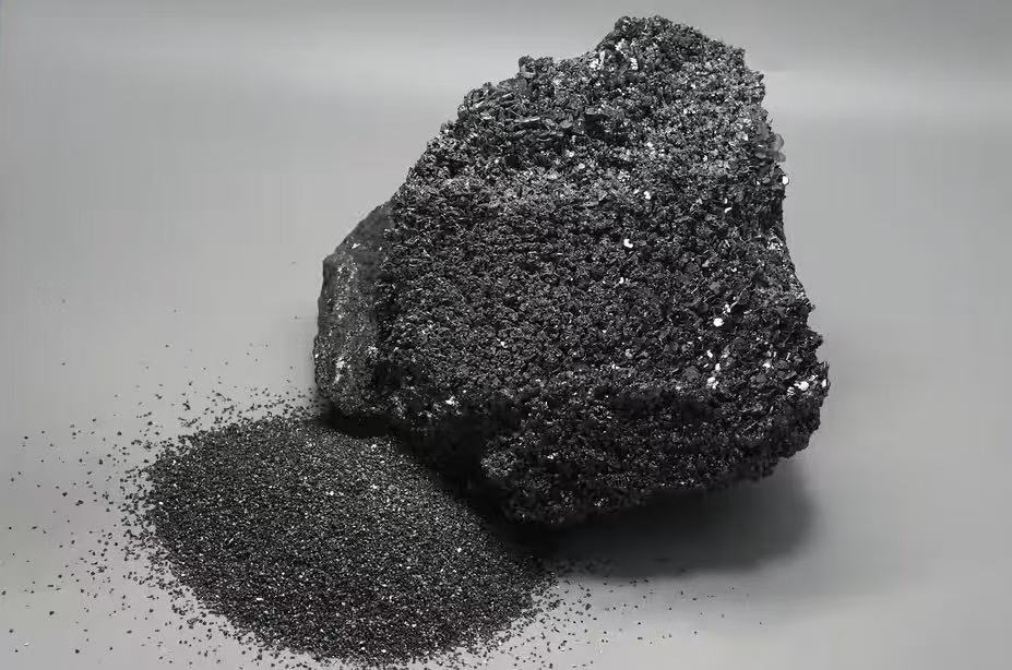 Cómo el tamaño y la pureza del carburo de silicio afectan las mezclas refractarias: enfoque de la industria y soluciones personalizadas de Okayama Giken Minerals